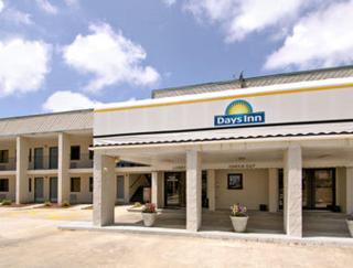 Days Inn by Wyndham Little River - 9