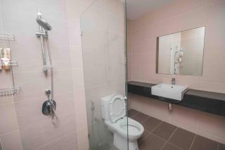 3 bedroom condo with Pool near Queensbay Mall - Bayan Lepas - 4