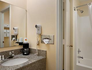 Super 8 by Wyndham Columbia City - Columbia City - 7