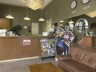 Travelodge by Wyndham Pasadena Central - Pasadena - 8