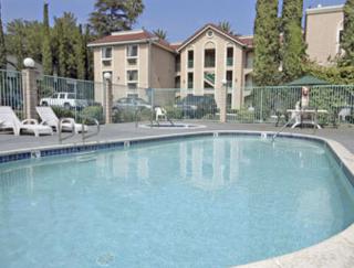 Travelodge by Wyndham Pasadena Central - Pasadena - 6