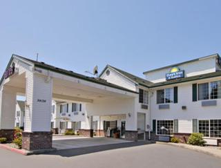 Days Inn & Suites by Wyndham Gresham - Gresham - 9