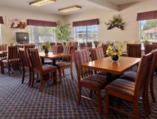 Days Inn & Suites by Wyndham Gresham - Gresham - 1