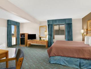Super 8 by Wyndham Monroe WI - Monroe - 4