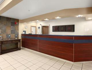 Days Inn & Suites by Wyndham Greeley - 8