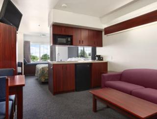 Days Inn & Suites by Wyndham Greeley - 6