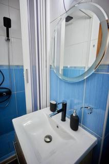 Queen Apartment Athenee - Bucarest - 6