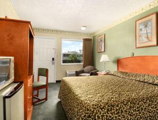 Super 8 by Wyndham Shreveport - Shreveport - 4