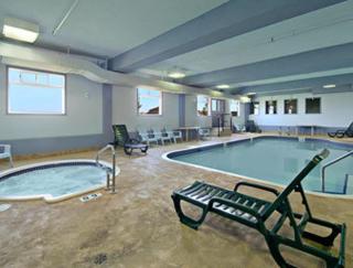 Super 8 by Wyndham Fort Saskatchewan - Fort Saskatchewan - 2
