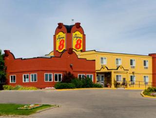 Super 8 by Wyndham Swift Current - Swift Current - 9