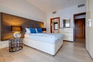 Seaside Serenity Your Own Private Getaway in St Julians - 2