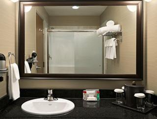 Ramada by Wyndham Conklin - Conklin - 5