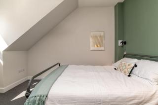 Remodelled Luxury 3 Bed Apartment - Aberdeen - 3