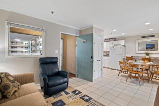 Steps to Pool and Beach Family Condo in Hilton Head - Hilton Head Island - 4