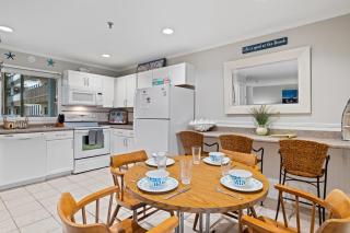 Steps to Pool and Beach Family Condo in Hilton Head - Hilton Head Island - 3