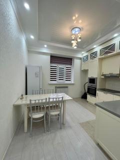 Green plaza apartments 17-6 - 2