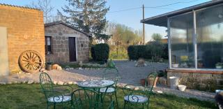 La cascina della grotta di tufo - 1