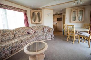 6 Berth Caravan In Hunstanton, Ideal For Seaside Holidays Ref 13004L - 8