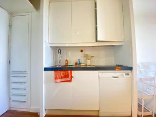 Le Delacroix 2 By SCLS Locations - 4