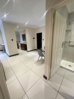 Priceless Cove. Garden Cottage - Midrand - 4