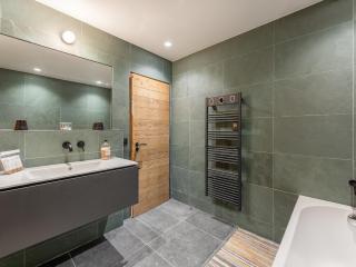 Chalet familial neuf avec sauna et spa, proche des pistes, accueille 12 personnes et animaux admis - FR-1-570-30 - Praranger - 1