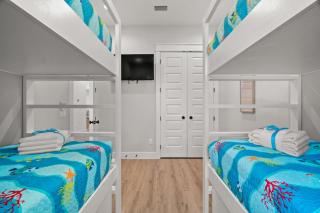 Brand New Home with In-ground Pool, Four Houses From Beautiful Laguna Beach - Panama City Beach - 9