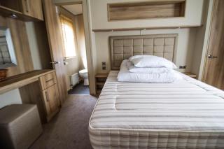 4 Berth Caravan With Decking And Wifi At Carlton Meres In Suffolk Ref 60010K - 3