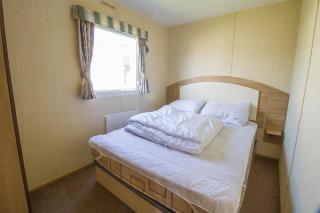 6 Berth Caravan For Hire With Decking At Manor Park In Norfolk Ref 23017S - 2