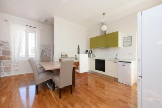 Apartment Karuzz Heated Jacuzzi - 1
