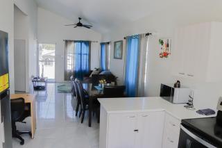 Camelot Paradise - Discovery Bay - 7