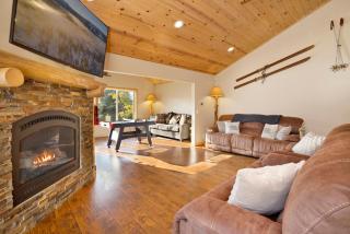 Silver Tip Chalet by Big Bear Vacations Game Tables Ultra Central Cozy Chalet - 7