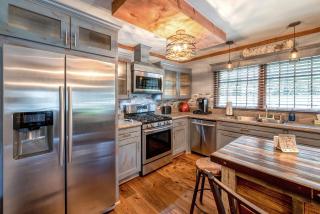 Waters Edge Lakefront Cabin-Lake Nantahala w Dock - Topton - 3