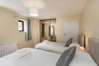 Burnham B - Blakeney - 2