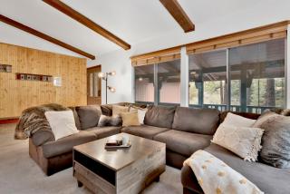 Casa Bosque- Central Modern Fox Farm Log Cabin Retreat- Hot Tub- Fenced- Pets - 1