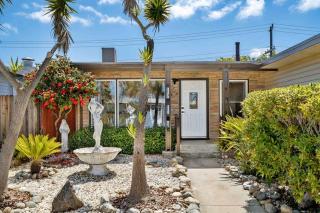 Mid Century Garden View Home Parking - San Mateo - 7
