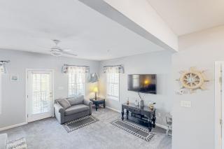 Sunset Island - 17 Corner Store - 6