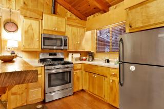Pine Cone Cottage by Big Bear Vacations Adorable Walk To Lake Furnished Chalet - 5