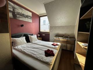 Rose cosy tiny studio with shared rooftop terrace and jacuzzi MK2 - 9