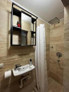 Rose cosy tiny studio with shared rooftop terrace and jacuzzi MK2 - 5