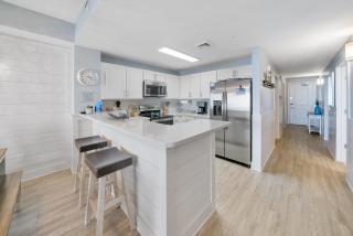 Calypso 3 Luxury Beach Vacation Sleeps 8 - Panama City Beach - 4