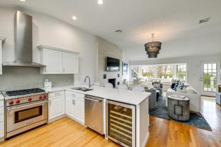 Stunning Westhampton Beach Home with Private Pool - Westhampton Beach - 2
