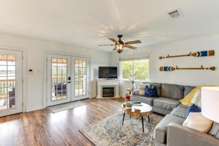 Waterfront Escape on Lake Granbury Deck and Patio! - 6