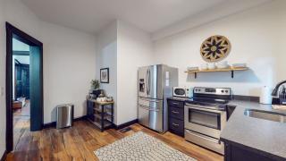 Stylish 1st Floor 2br Apartment 1King and 1Queen - Louisville - 9