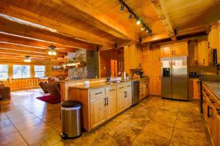 Backwoods Bonanza - Big Cabin With Hot Tub! - Duck Creek Village - 4