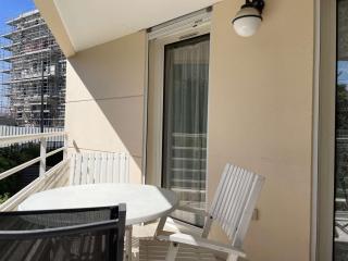 Appartement 2P à Juan les Pins : emplacement idéal, parking, terrasses, proche plage et commerces - FR-1-252-188 - Antibes - 1
