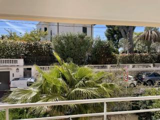 Appartement 2P à Juan les Pins : emplacement idéal, parking, terrasses, proche plage et commerces - FR-1-252-188 - 8