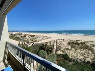 Studio pied dans l'eau, grand frigo, lave-vaisselle, lave-linge, parking privé - FR-1-326-787 - 0