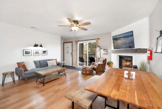 Brownie's Den- Modern Cozy Central Resort Condo - 0