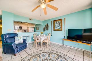 Bright Carolina Beach Condo Public Beach On-Site - Carolina Beach - 7