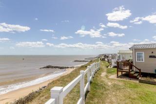 Luxury Caravan Boasting Full Sea Views At Hopton Holiday Park Ref 80041S - 6
